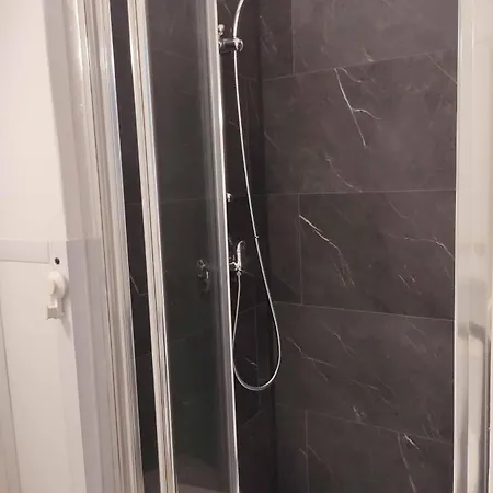 Au Bord De La Sioule Apartamento Menat Exterior foto