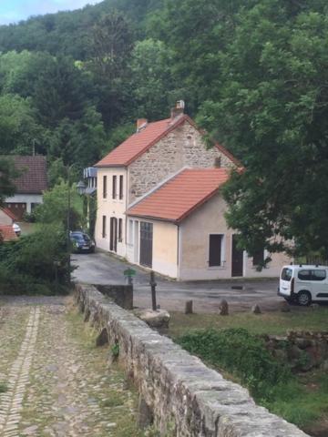 Au Bord De La Sioule Menat